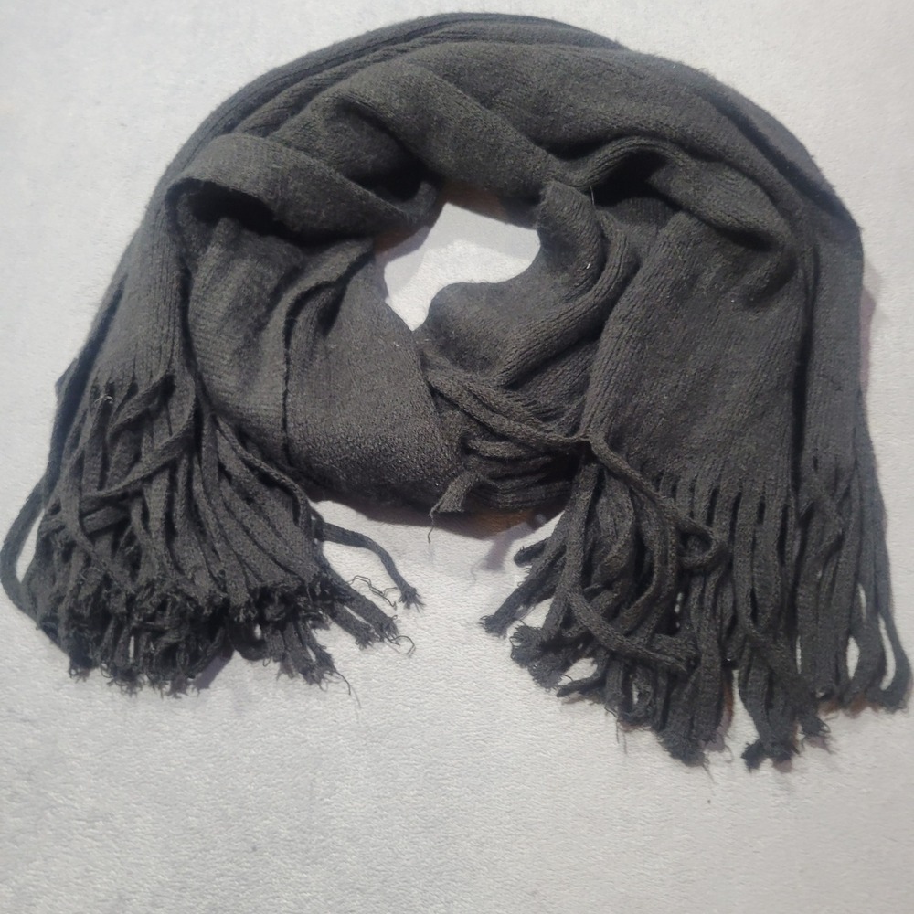 Madden NYC Scarf Womens OS Black Fringe Knit Solid Soft Winter Cozy Warmth Wrap